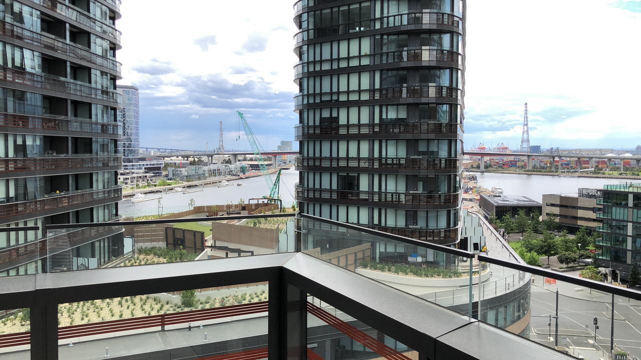 Winston Apartments Docklands Melbourne Bagian luar foto